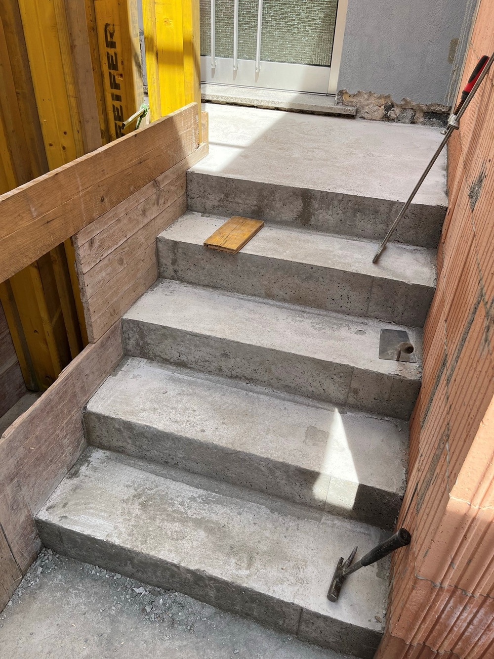 Treppe Stahlbetontreppe für Treppenhausanbau